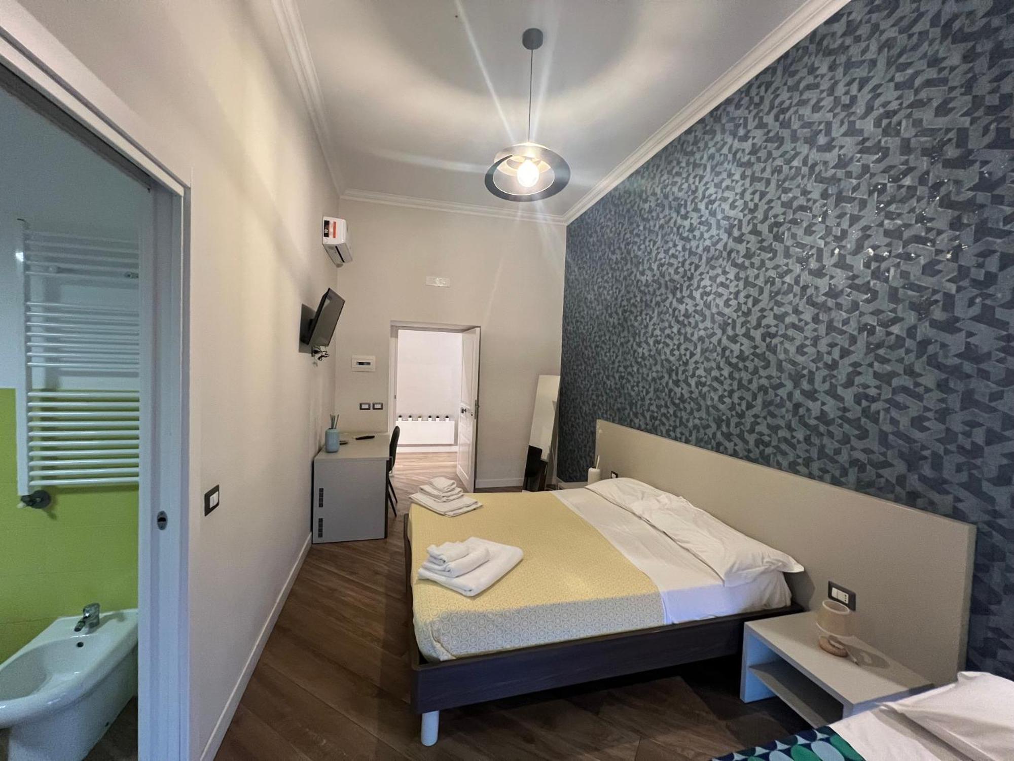 Rooms Garibaldi เนเปิลส์ ภายนอก รูปภาพ