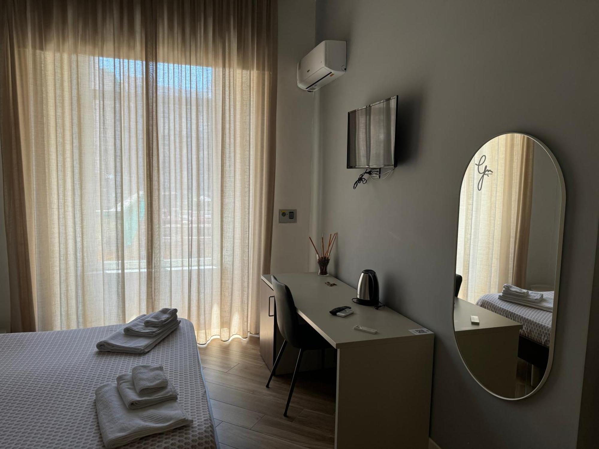 Rooms Garibaldi เนเปิลส์ ภายนอก รูปภาพ
