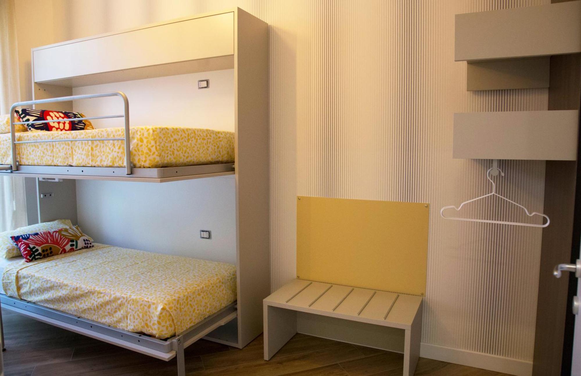 Rooms Garibaldi เนเปิลส์ ภายนอก รูปภาพ