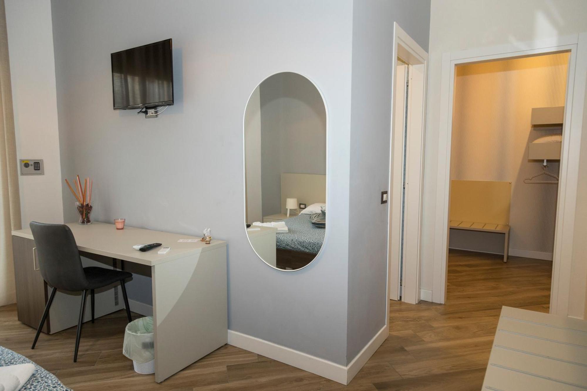 Rooms Garibaldi เนเปิลส์ ภายนอก รูปภาพ